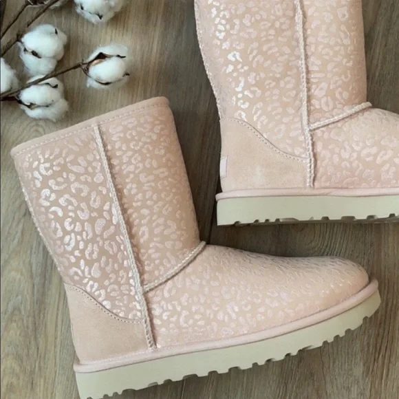 🌿UGG🌿CLASSIC SNOW LEOPARD BOOTS - Picture 3 of 15